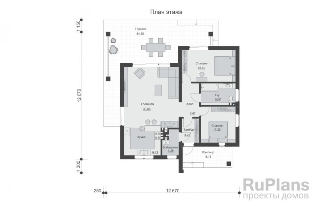 Планировка Проект одноэтажного жилого дома с террасой Rg5724